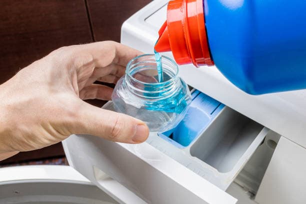 مایع لباسشویی پرسیل با فرمول پاک‌ کنندگی ملایم و رایحه‌ ای تازه